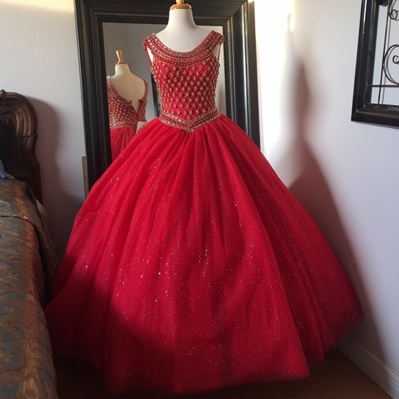 FREE SHIPPING Red Bejeweled Ballgown - Picture 2 of 8